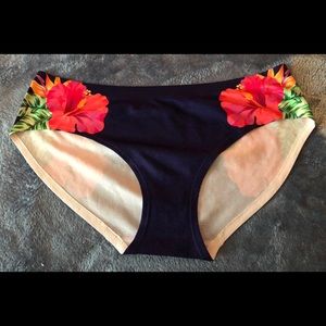 NWOT 2pair panties size 8 XL